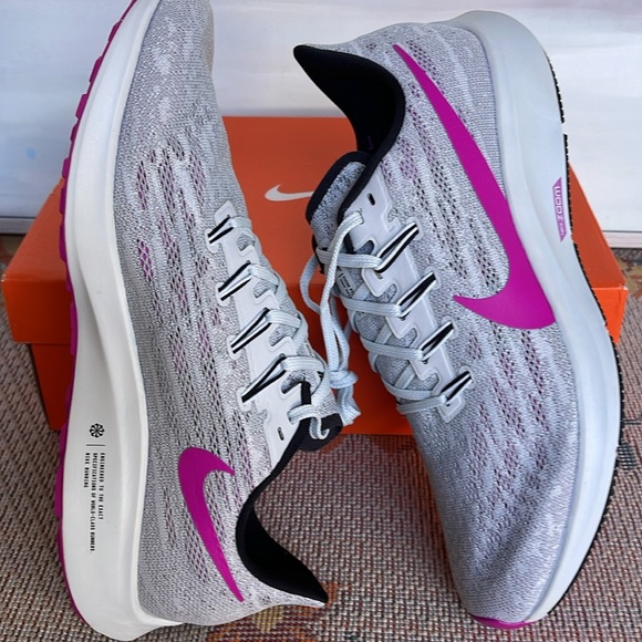 NIKE Men’s AIR ZOOM PEGASUS 36
PURE PLATINUM / HYPER VIOLET
Sneakers Athletic - Picture 12 of 16